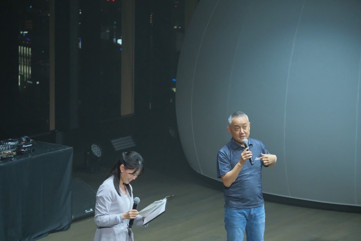 打越晋氏