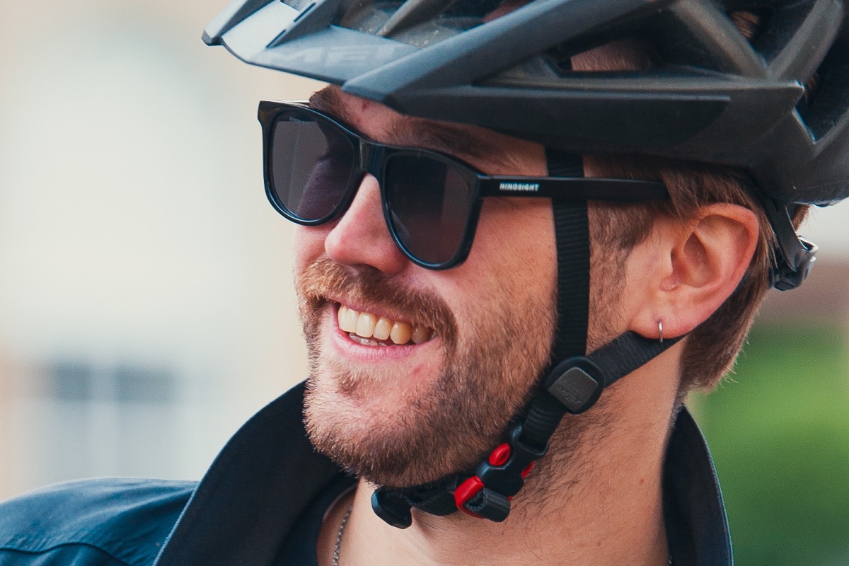 自転車、クライミング、フィッシング、などスポーツシーンに適したアイウェアです。 愛眼のスポーツサングラス「WIND RUNNER」がリニューアル