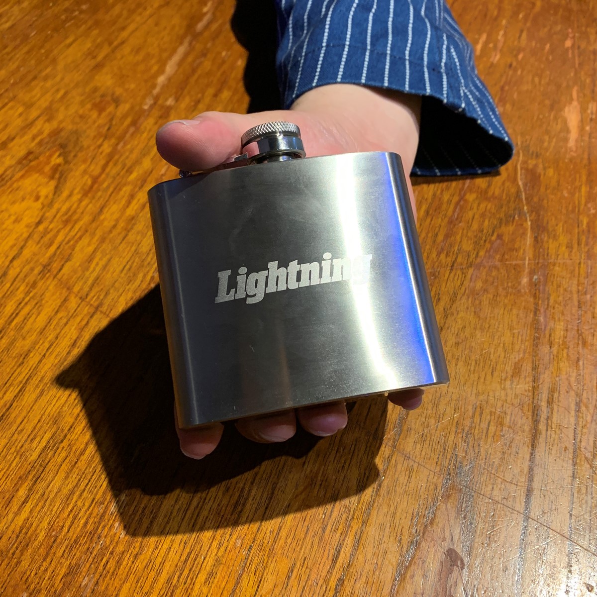 現在発売中のlightning3月号を買うと 特製 ミニスキットル が付いてくる Lightning