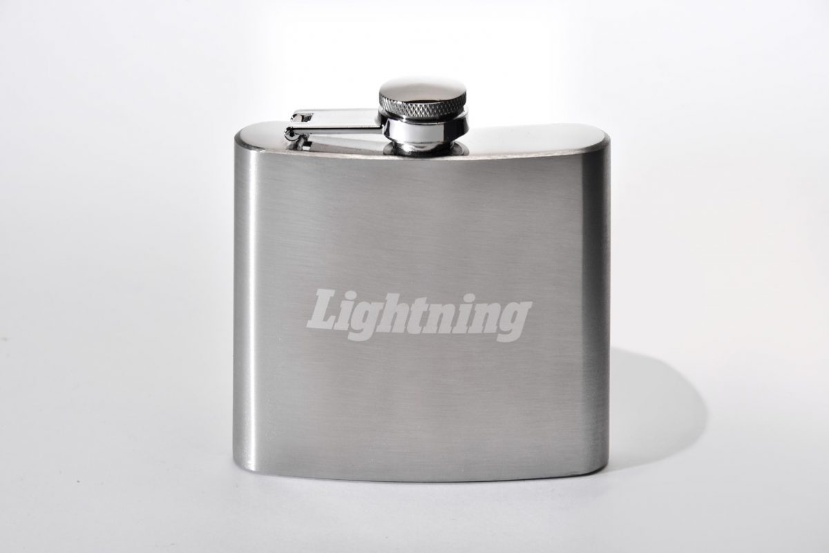 現在発売中のlightning3月号を買うと 特製 ミニスキットル が付いてくる Lightning
